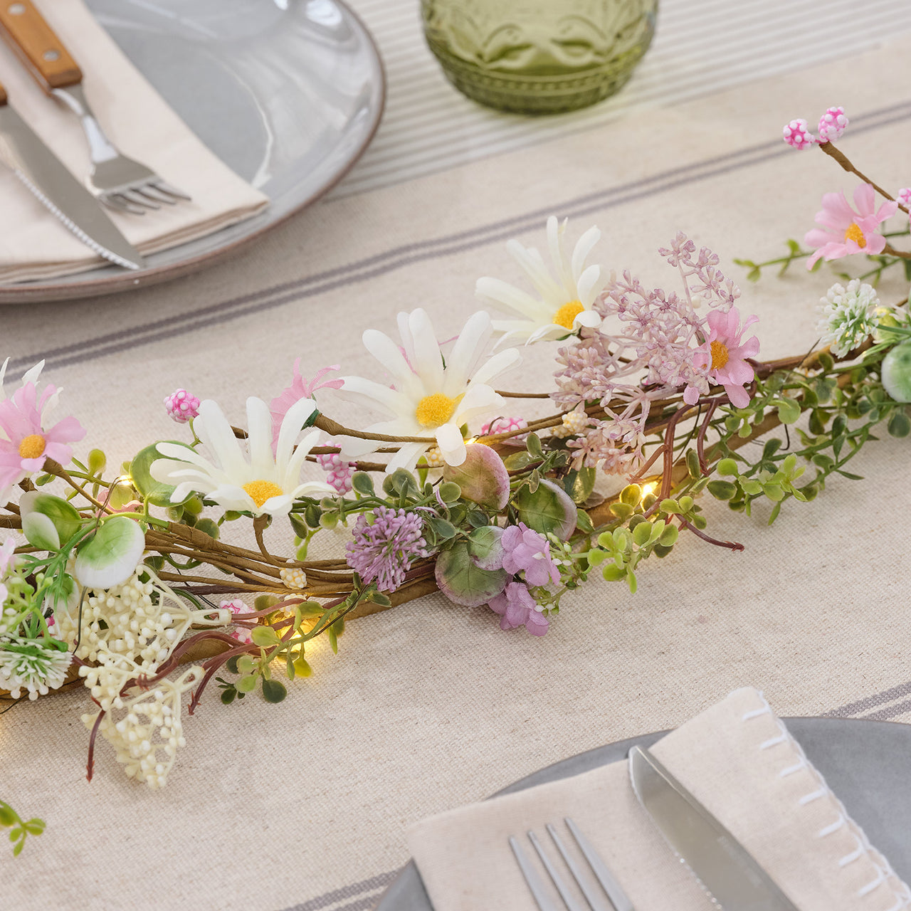 Couronne et Guirlande pré-éclairées de Marguerites Pastel