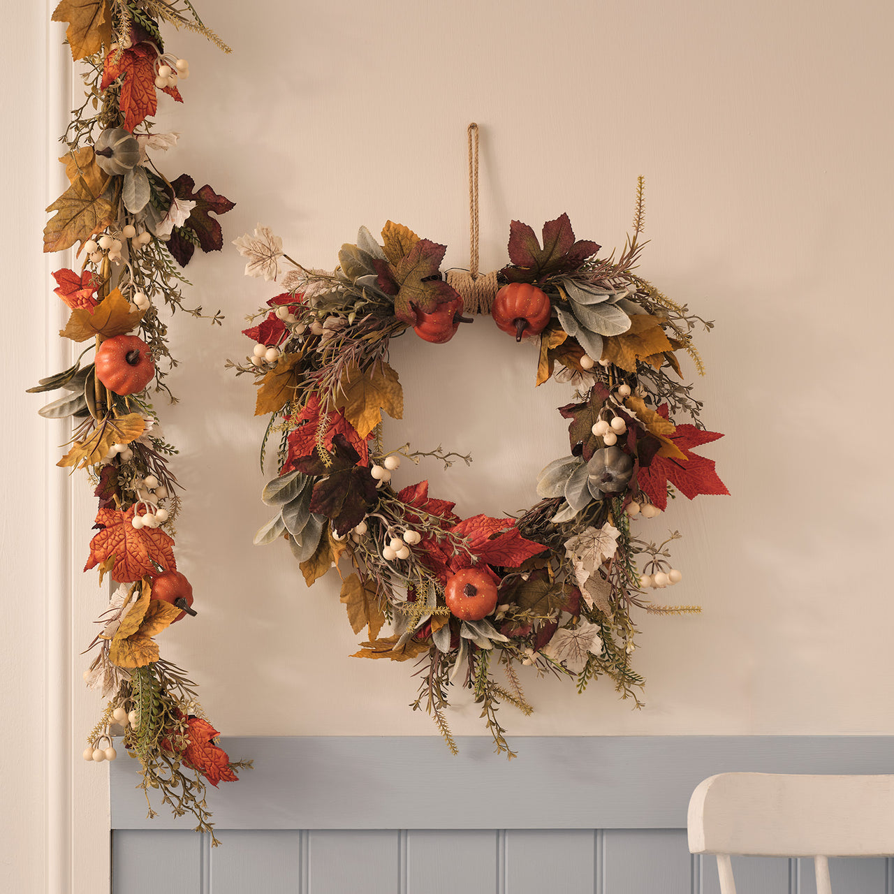 Lot de Couronne et Guirlande d’Automne Pré-éclairées Jardin de Citrouilles