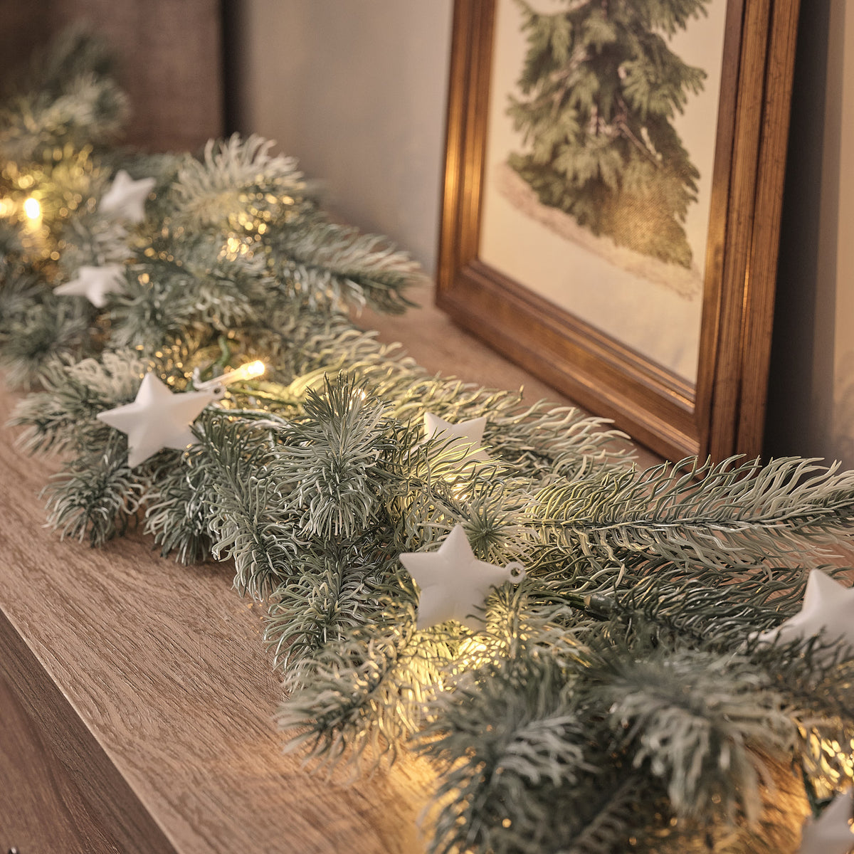 Guirlande de Noël Pré-éclairée Pin et Étoiles de 1,5 m Effet Givré