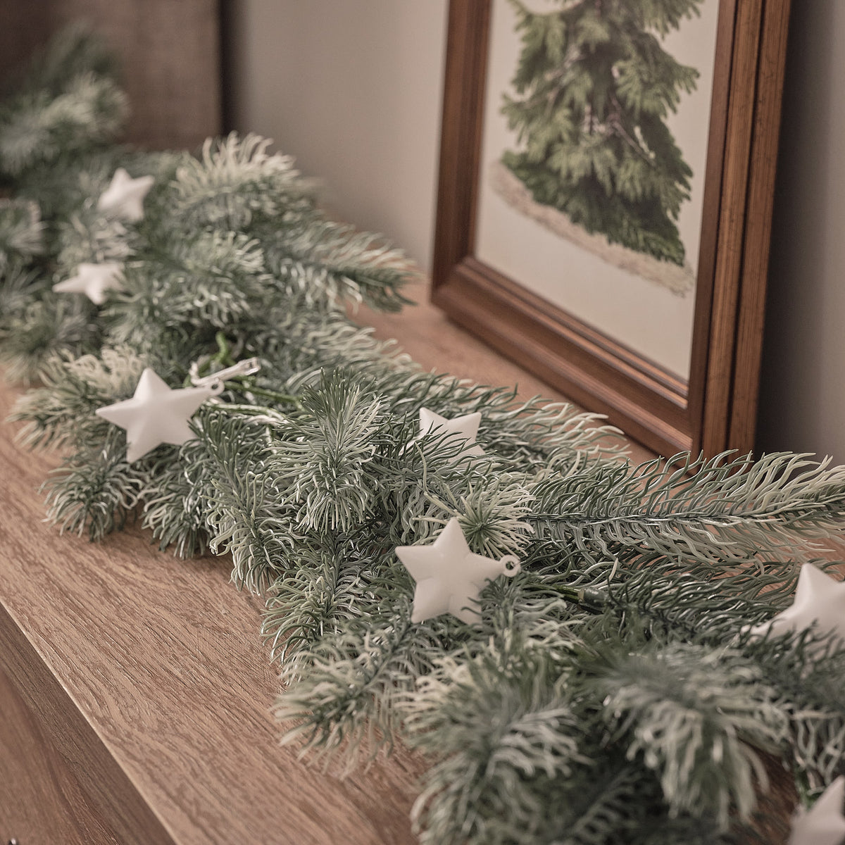 Guirlande de Noël Pré-éclairée Pin et Étoiles de 1,5 m Effet Givré