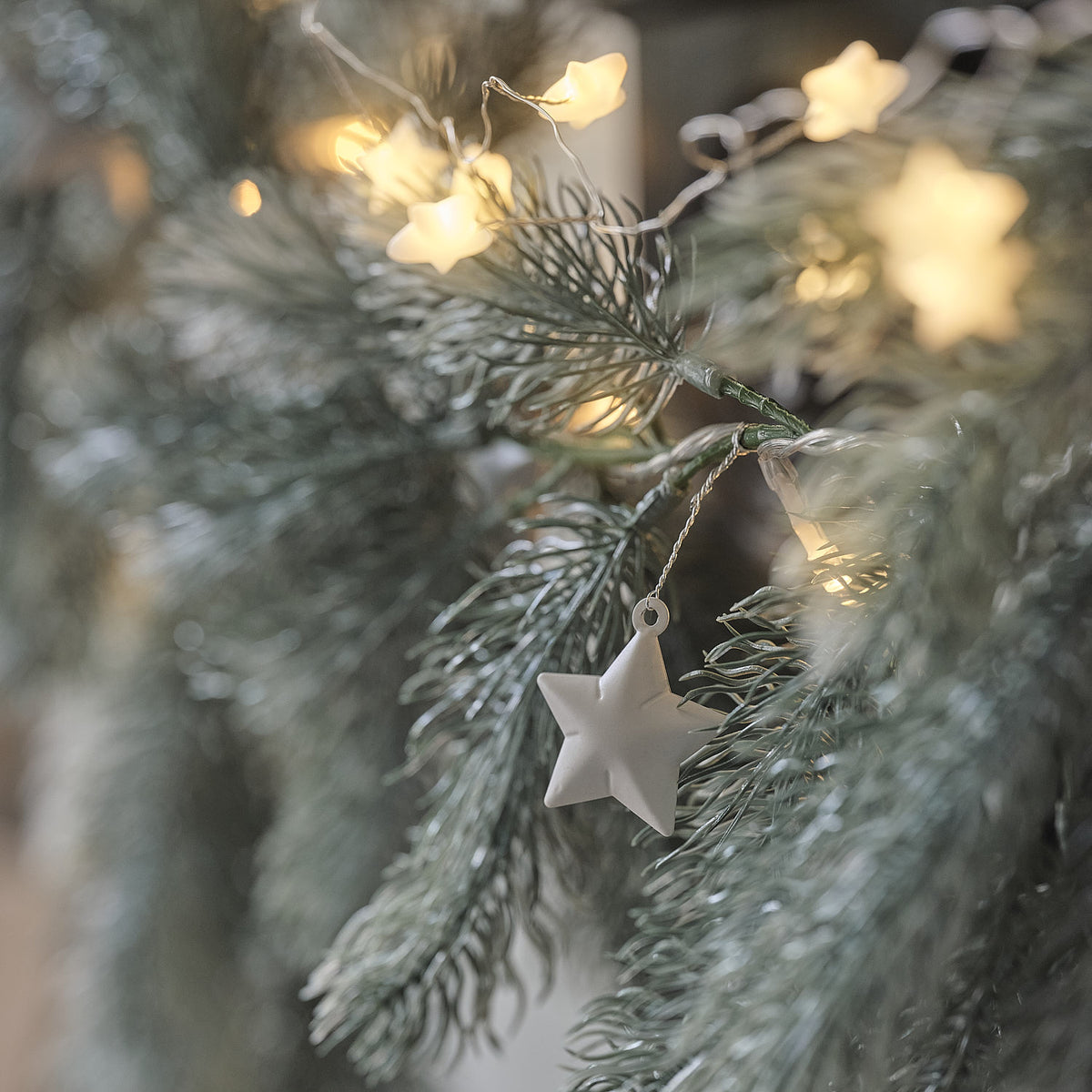 Guirlande de Noël Pré-éclairée Pin et Étoiles de 1,5 m Effet Givré