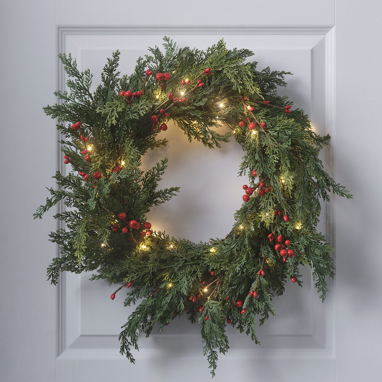 Couronne de Noël Pré-éclairée aux Baies Rouges