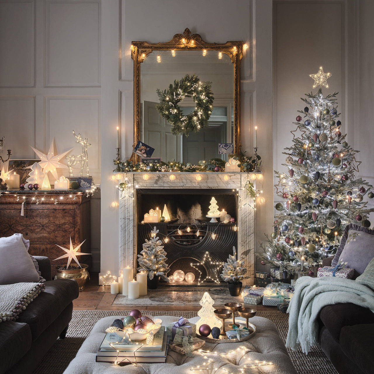 Couronne de Noël pré-éclairée aux baies blanches