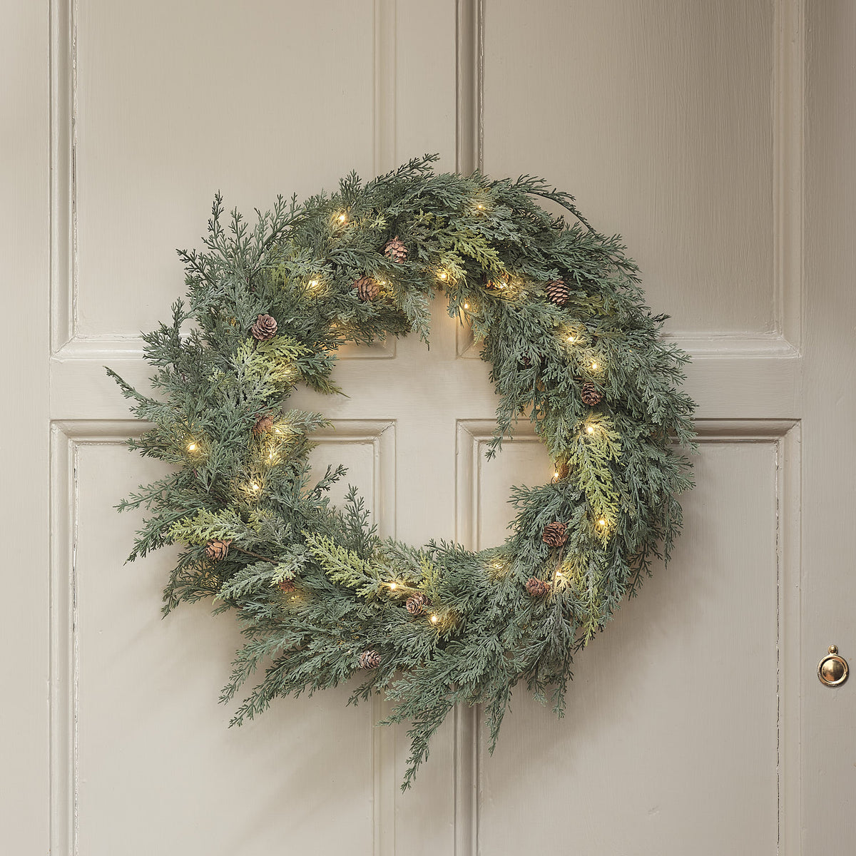 Couronne de Noël d’Extérieur Pré-éclairée Conifère et Pommes de Pin de 60 cm Effet Givré