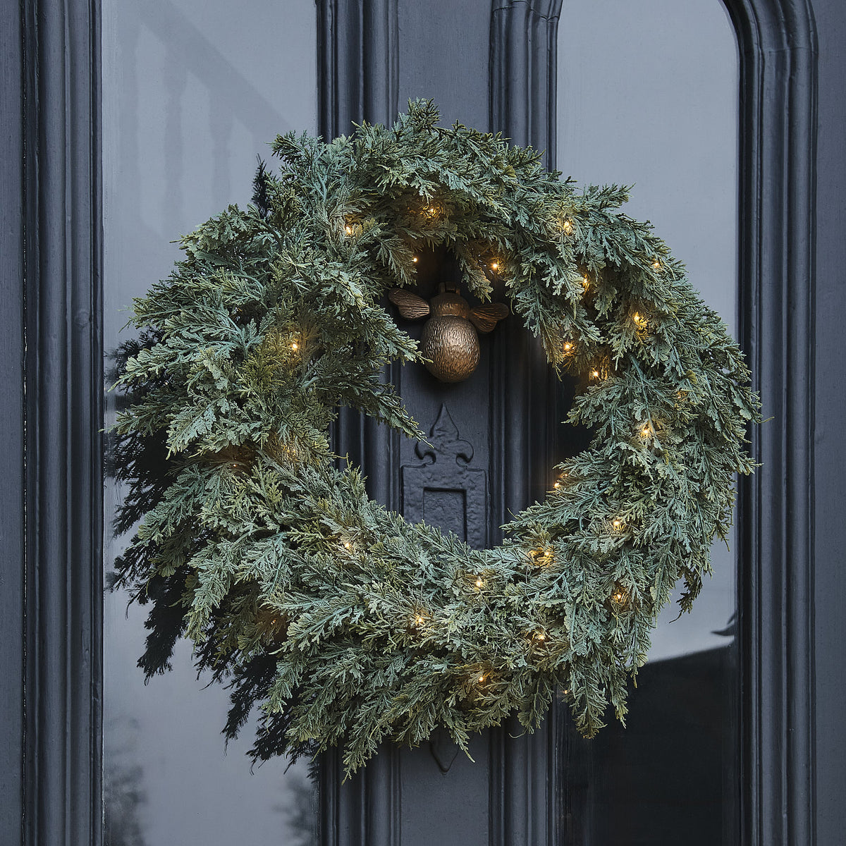 Couronne de Noël d’Extérieur Pré-éclairée Conifère et Pommes de Pin de 60 cm