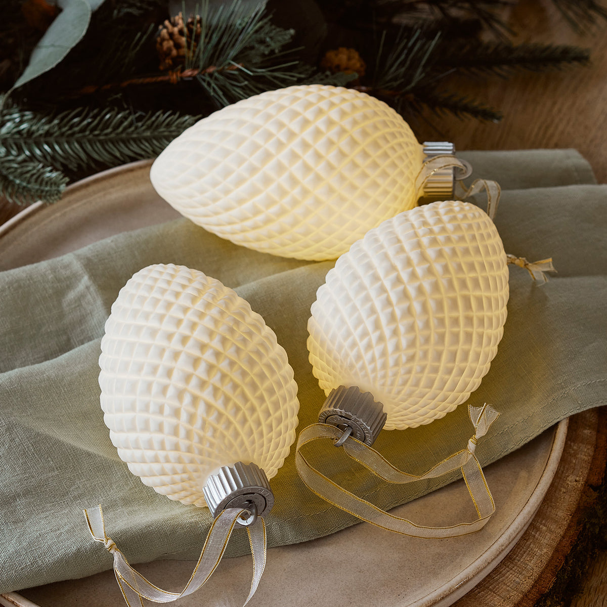 Lot de 3 Pommes de Pin Lumineuses en Céramique
