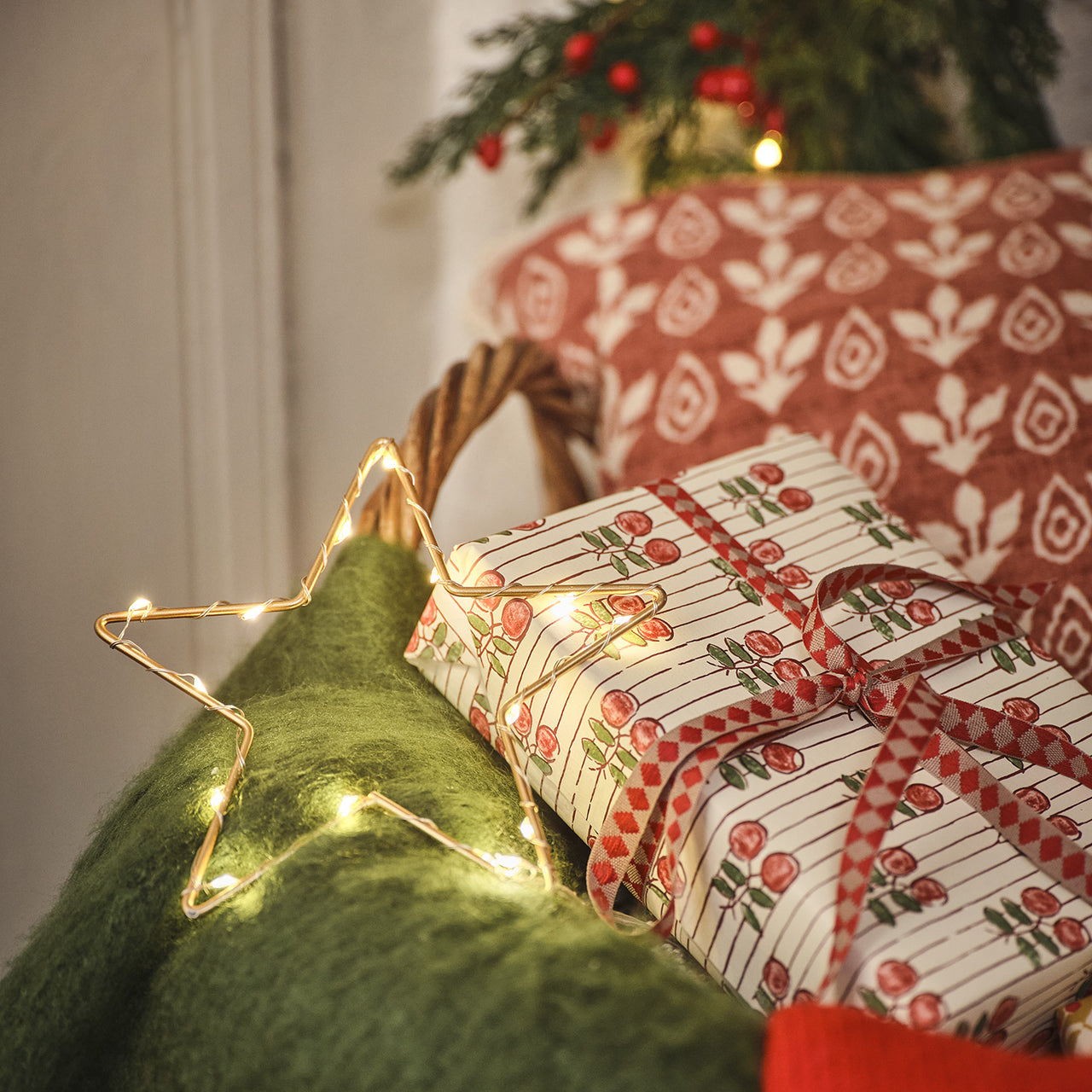 2 Petites Étoiles Lumineuses Osby Dorées