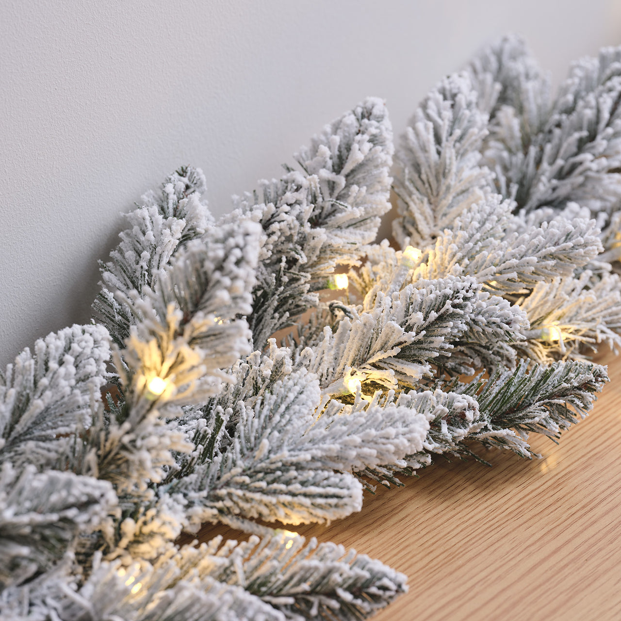 Guirlande de Noël Enneigée de 1,5 m, à LED Blanc Chaud