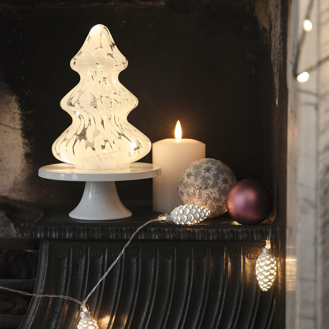 Guirlande Lumineuse 10 LED Pommes de Pin en Verre