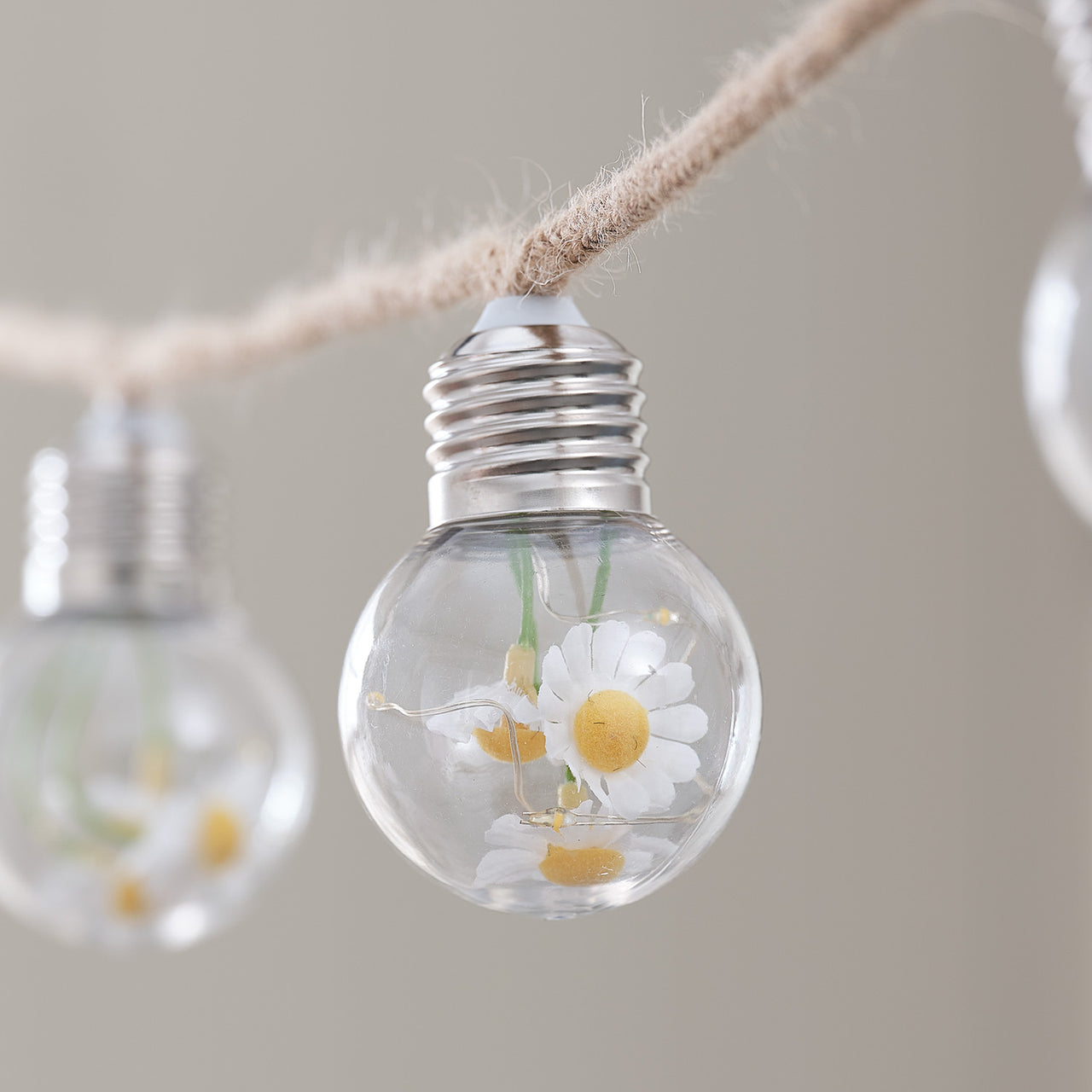 Guirlande Guinguette Micro LED à 10 Ampoules Décorées de Marguerites