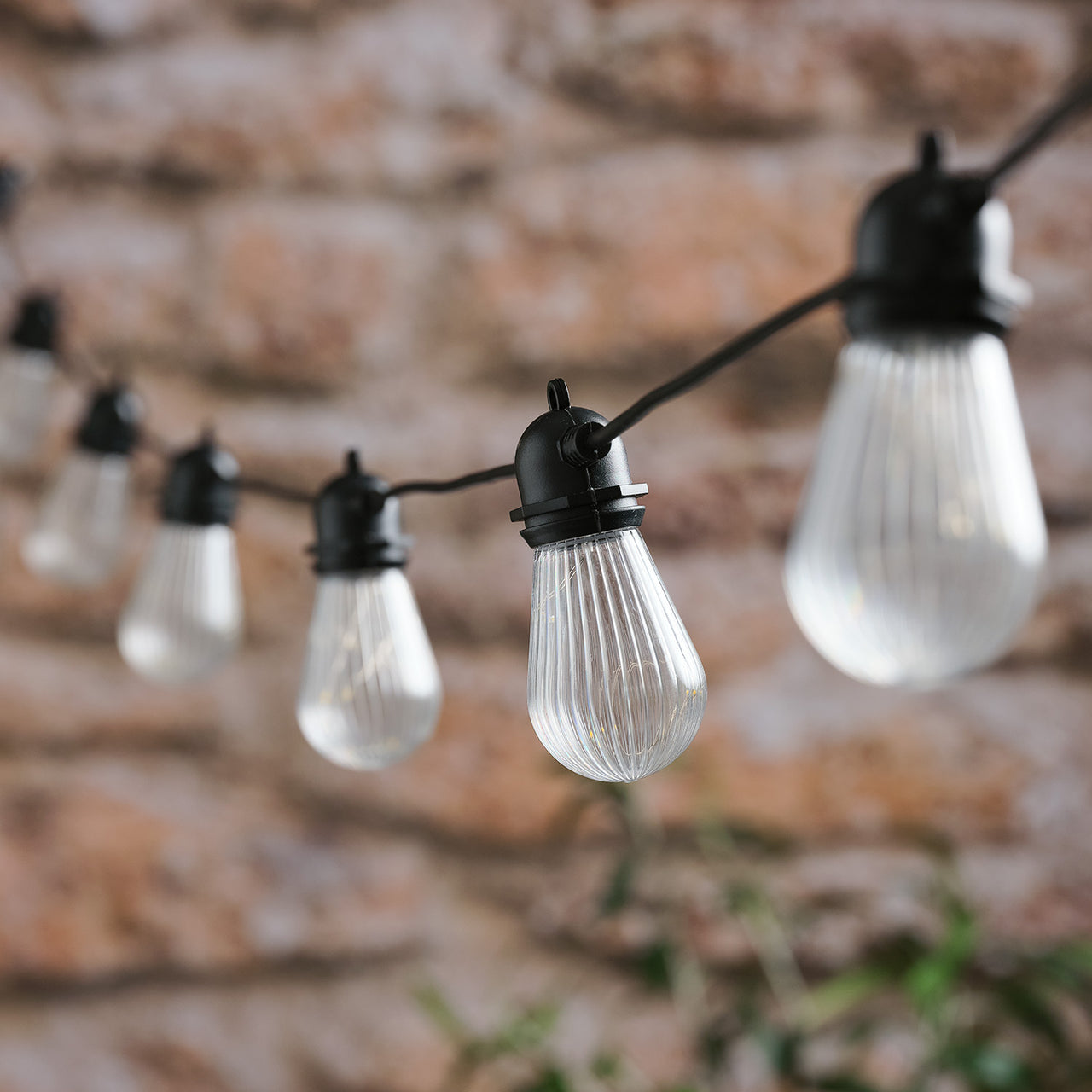 Guirlande Guinguette Micro LED à Ampoules Striées à Piles