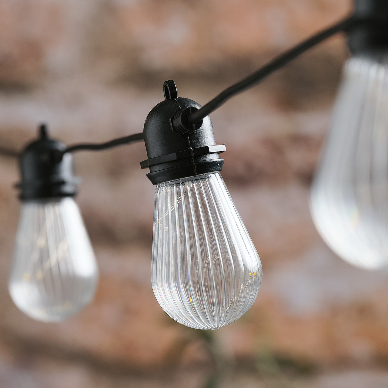 Guirlande Guinguette Micro LED à Ampoules Striées à Piles