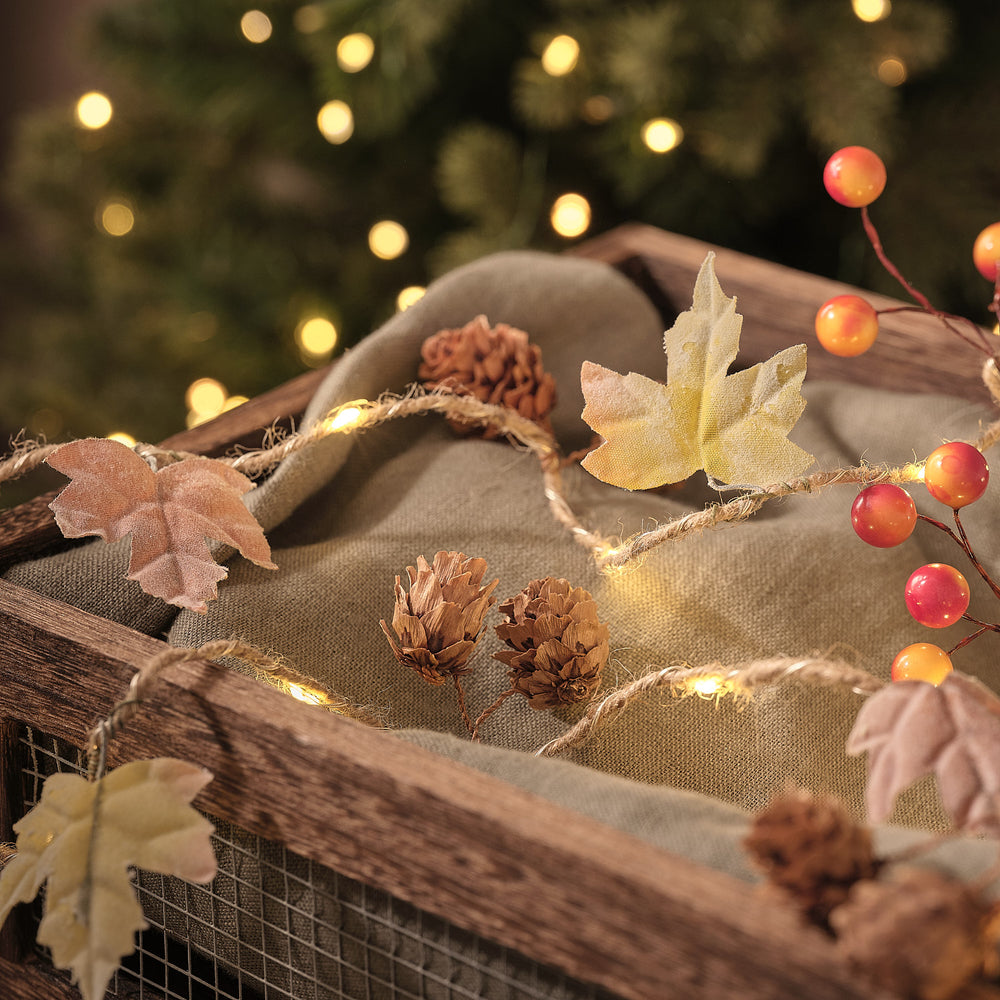 Guirlande Lumineuse Micro LED Feuilles & Pommes de Pin d’Automne 2 m