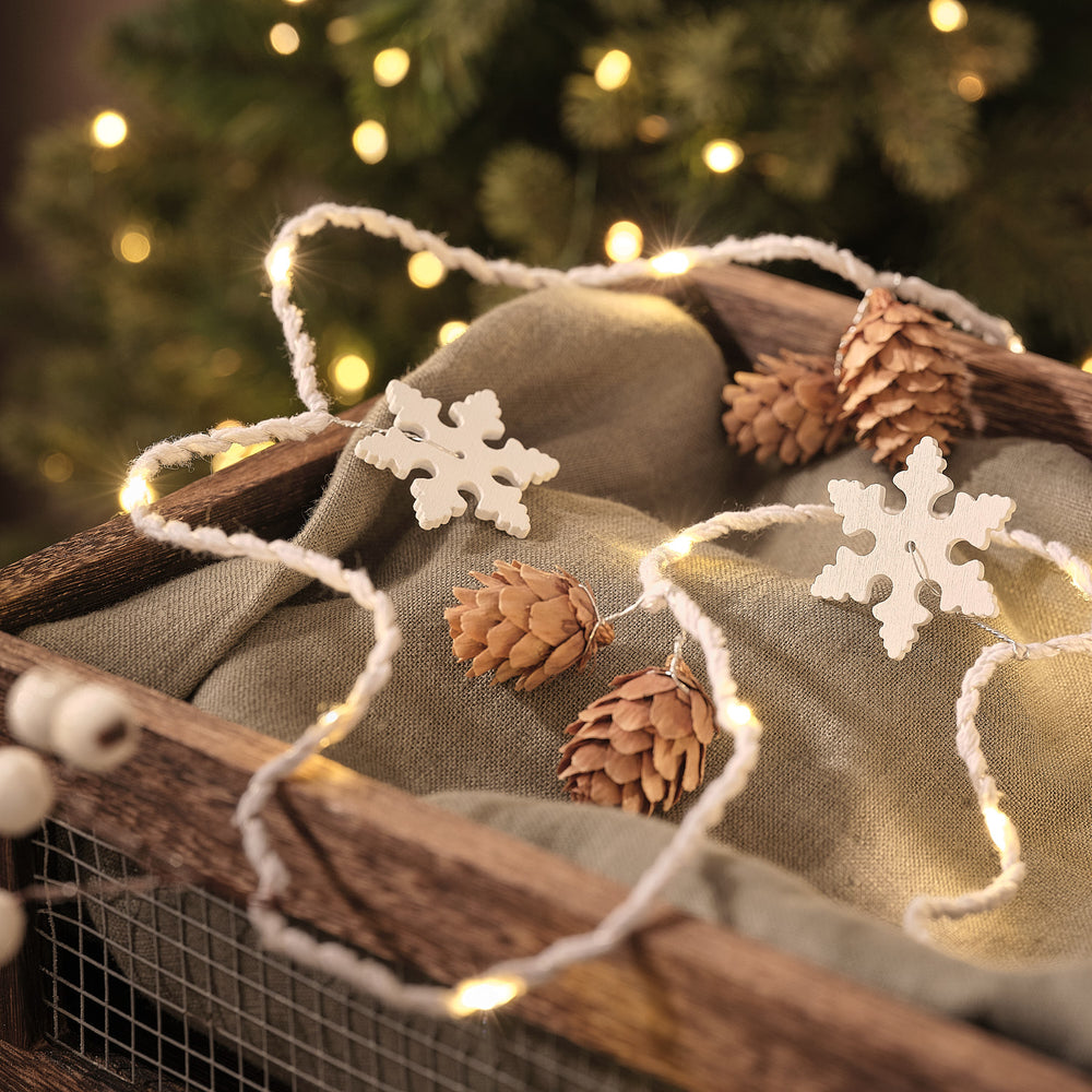 Guirlande Lumineuse Micro LED à Pommes de Pin et Flocons de 1,8 m