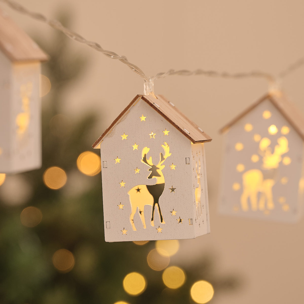 Guirlande Lumineuse à 10 Chalets en Bois avec Rennes