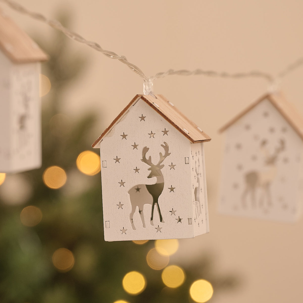 Guirlande Lumineuse à 10 Chalets en Bois avec Rennes