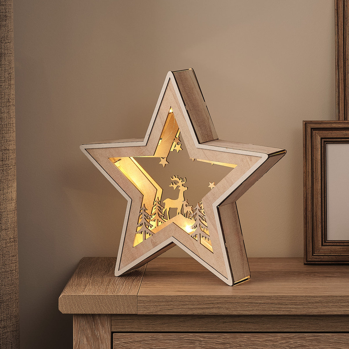 Décoration Lumineuse en Bois Scène de Noël Sous les Étoiles de 28 cm