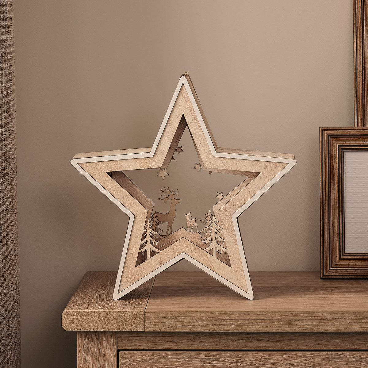 Décoration Lumineuse en Bois Scène de Noël Sous les Étoiles de 28 cm