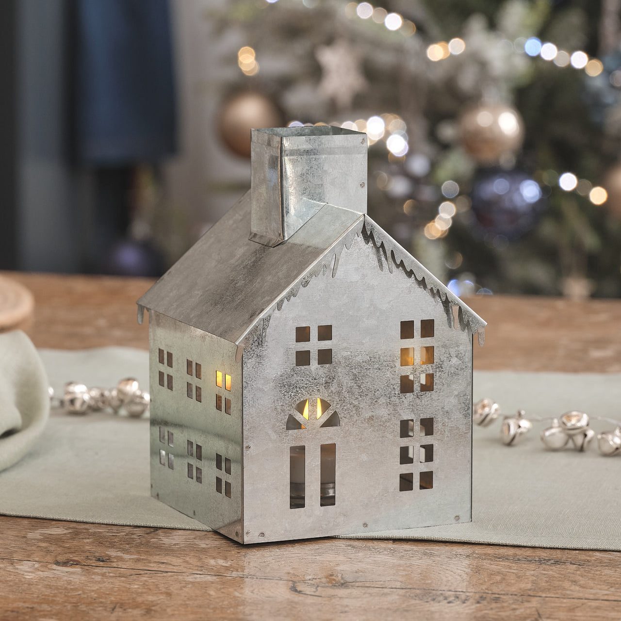 Maison Décorative en Métal avec Bougie Votive TruGlow®