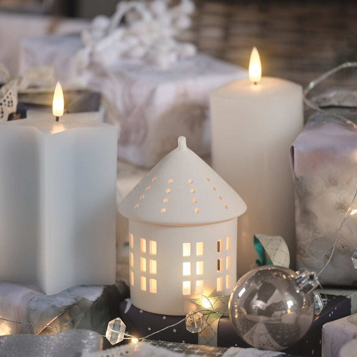 Lot de 2 Maisonnettes Lumineuses en Porcelaine Blanche