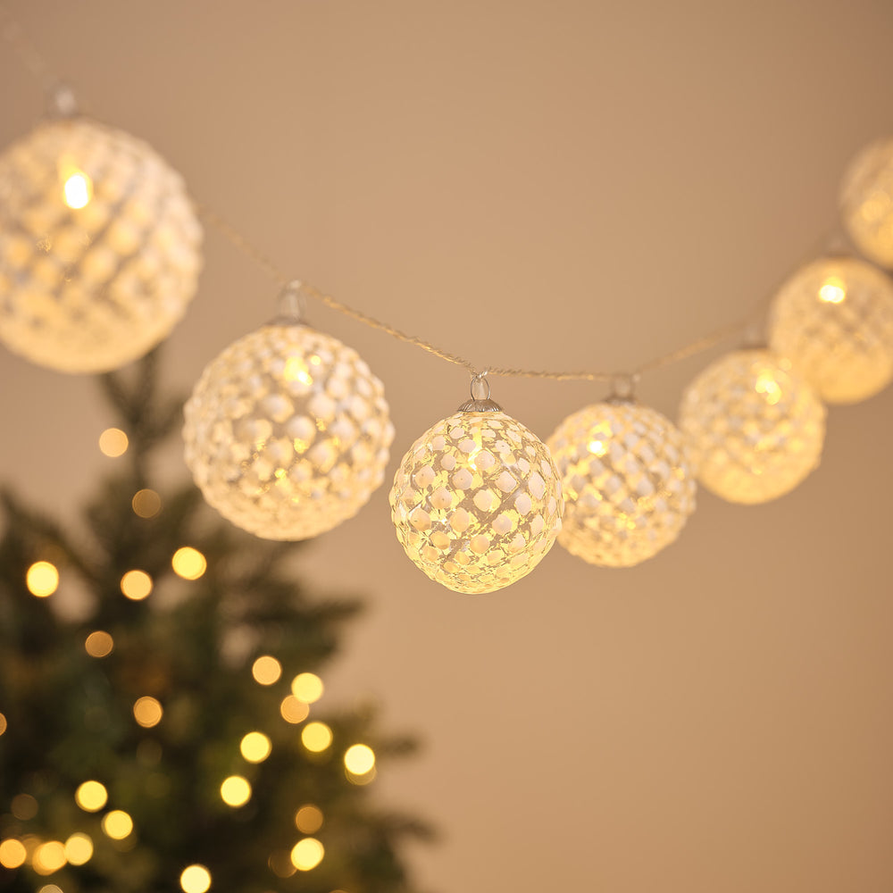 Guirlande Lumineuse à 10 Boules de Neige en Verre Effet Givré