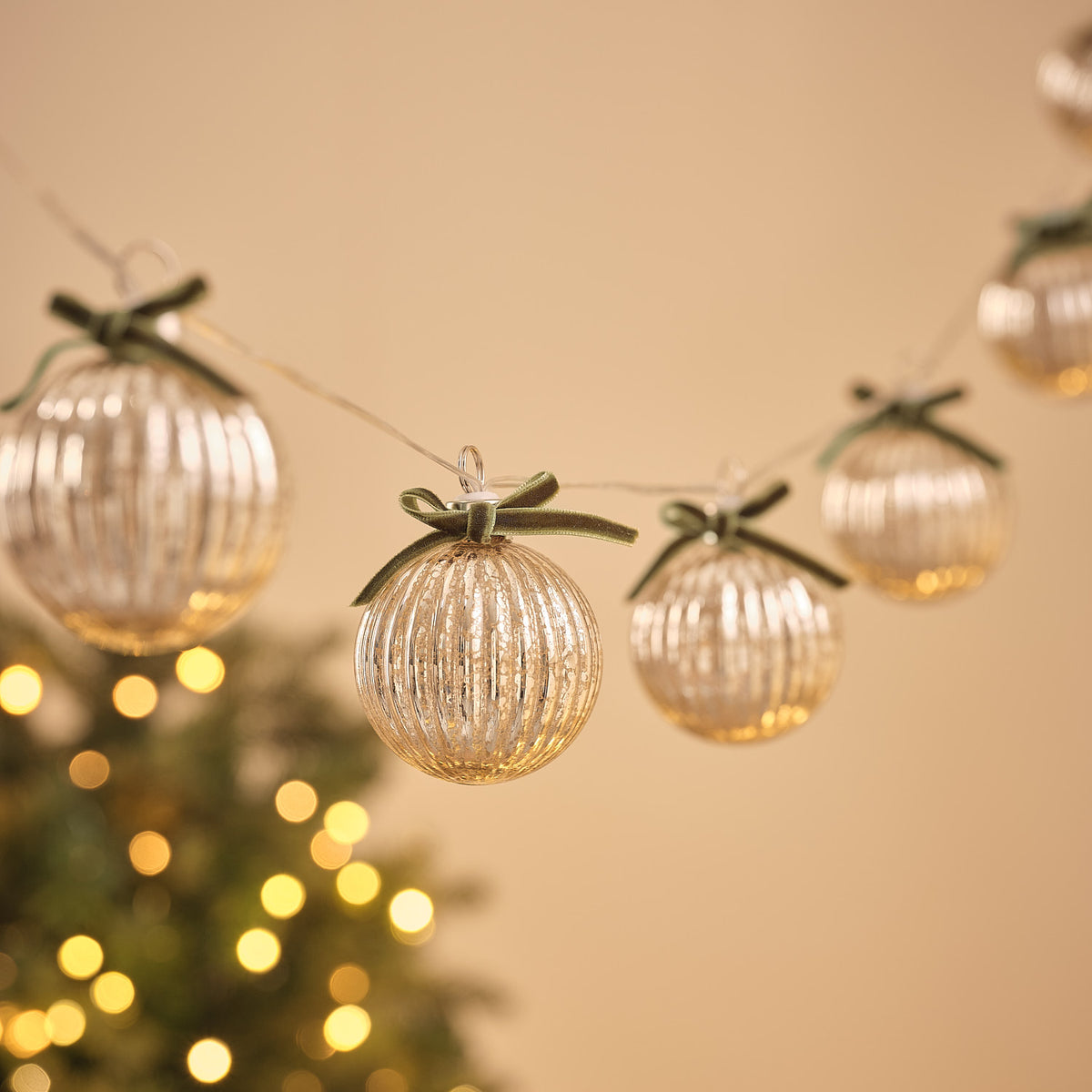 Guirlande Lumineuse à 10 Boules de Noël en Verre Ancien avec Nœud