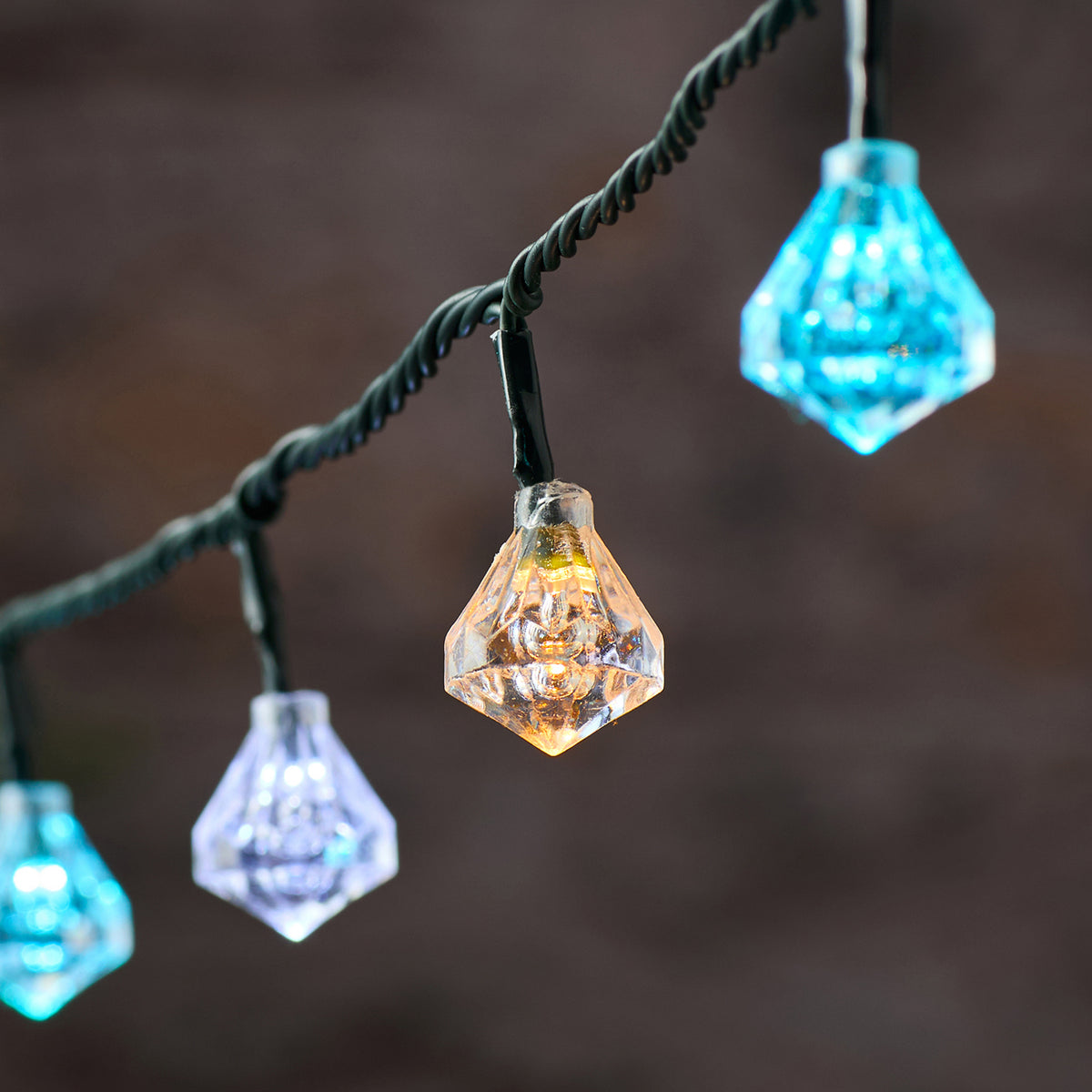 Guirlande Lumineuse d’Extérieur Raccordable de 15 m à Ampoules en Forme de Diamant Pastel