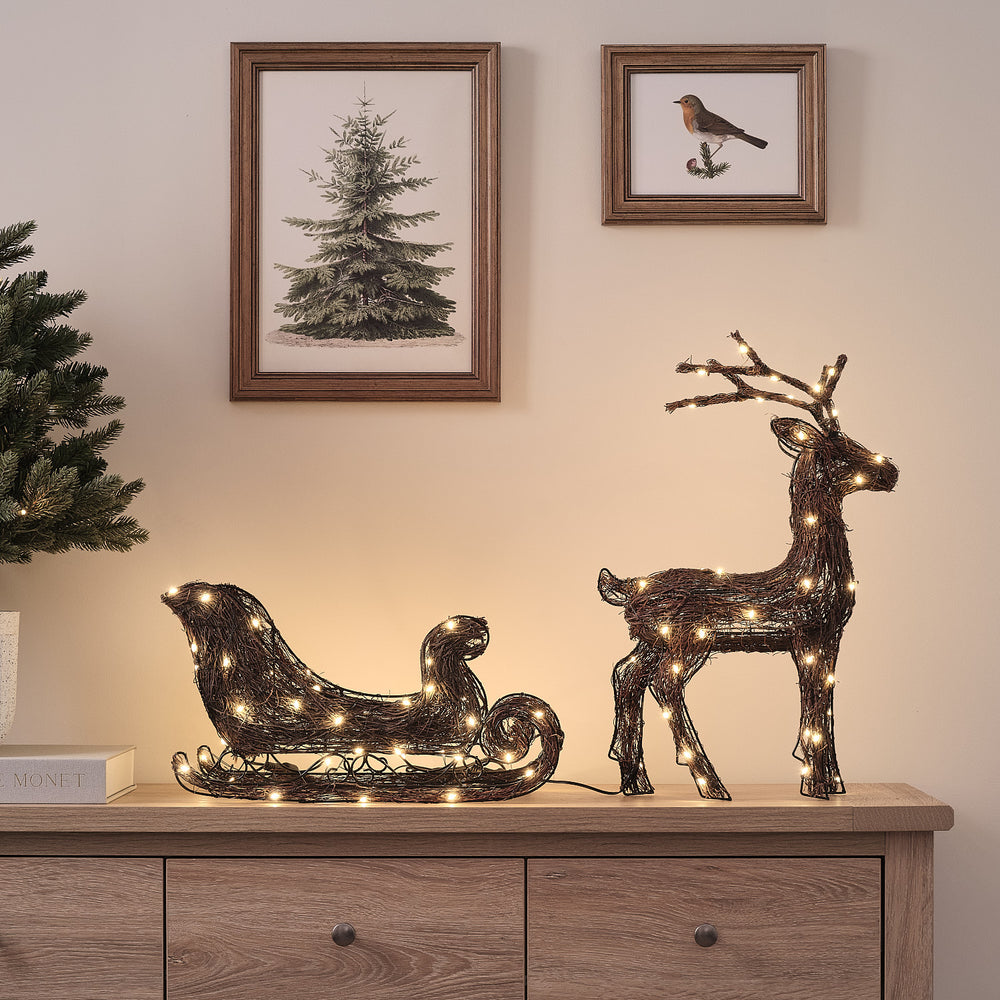 Renne et Traîneau Lumineux Helmsley de 50 cm en Branches Naturelles à LED Bicolores