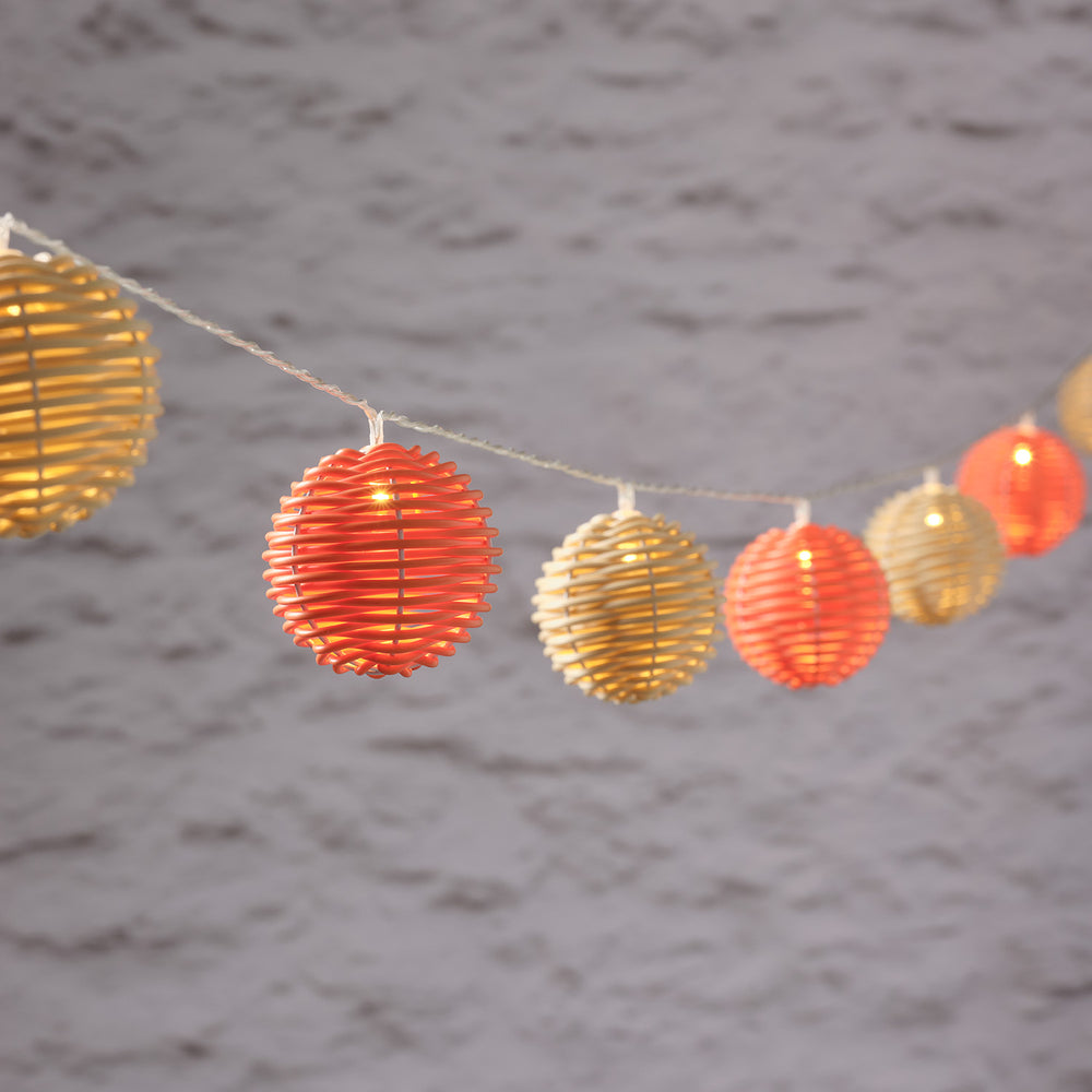 Guirlande Lumineuse Solaire à 10 Boules Colorées en Rotin
