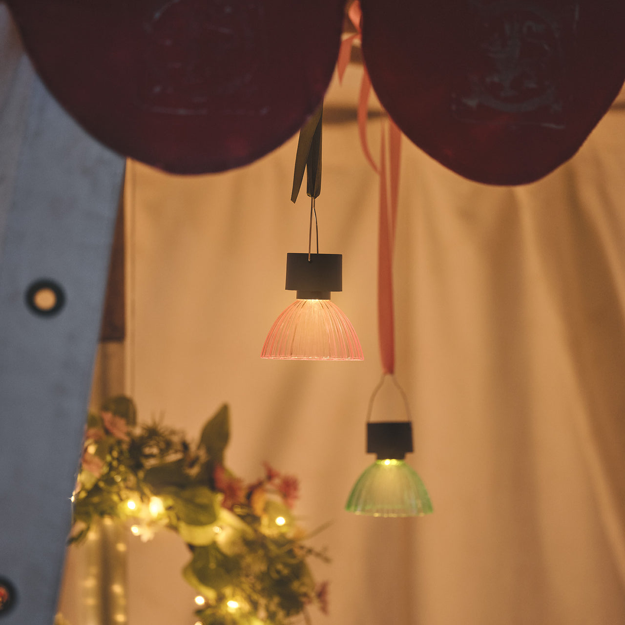 Lot de 4 Suspensions Solaires Décoratives Style Lustres aux Teintes Pastel