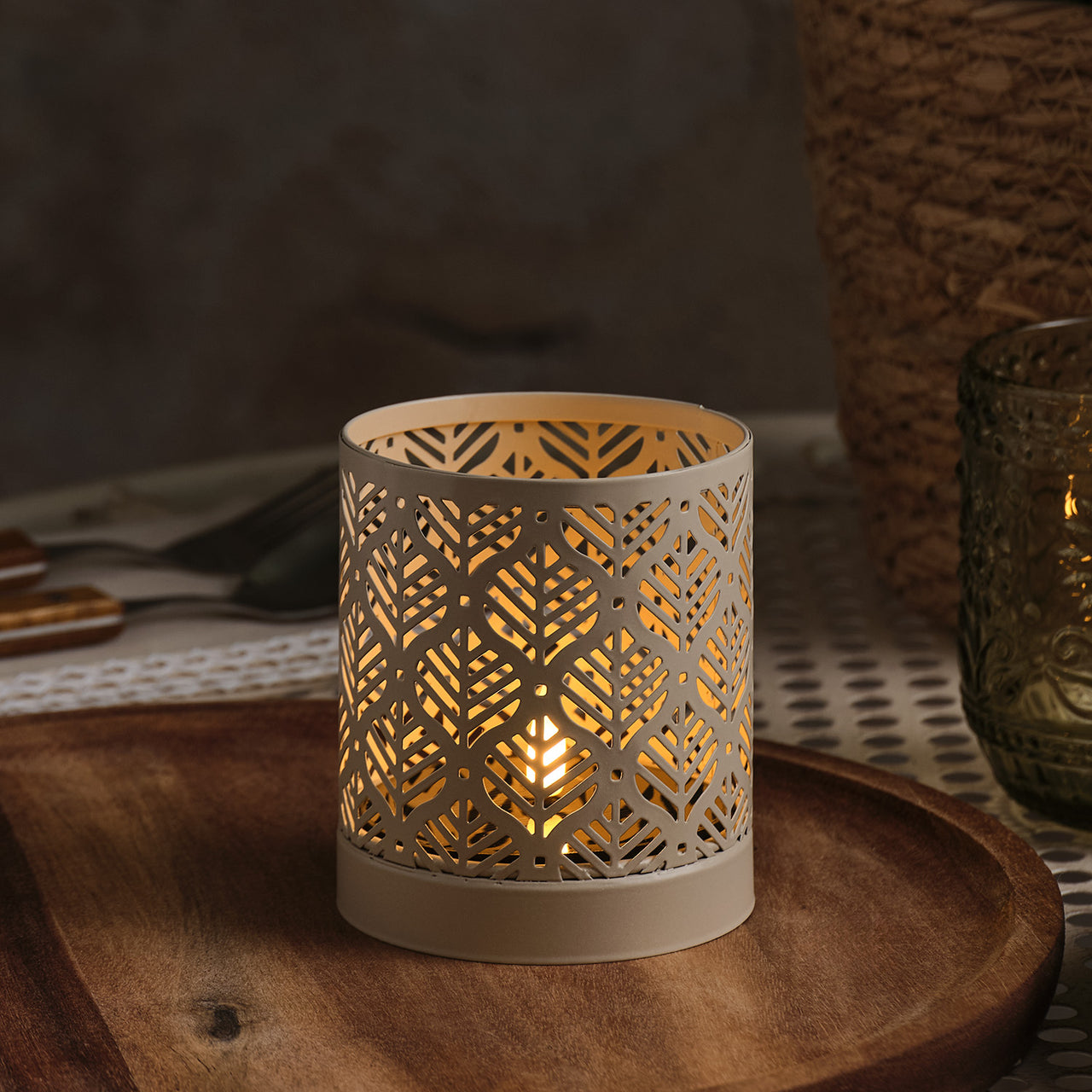 Lanterne Solaire en Métal à Motifs Découpés