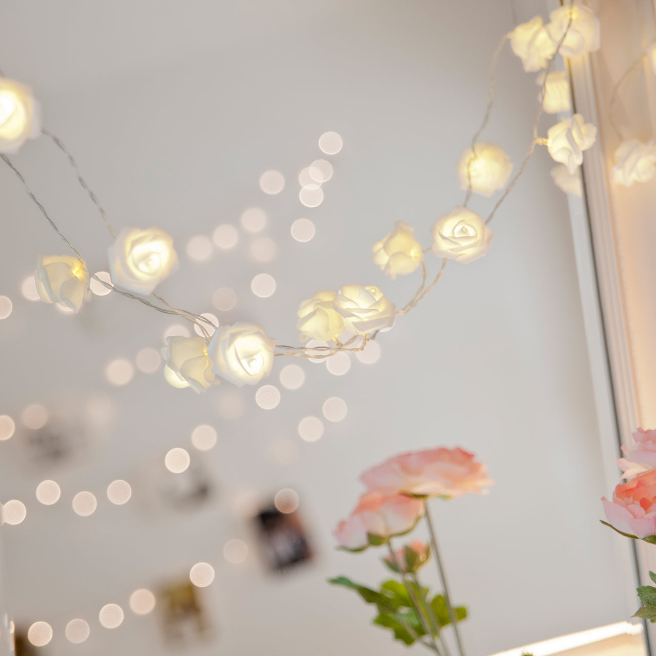 Guirlande Lumineuse avec 30 Roses à LED Blanc Chaud