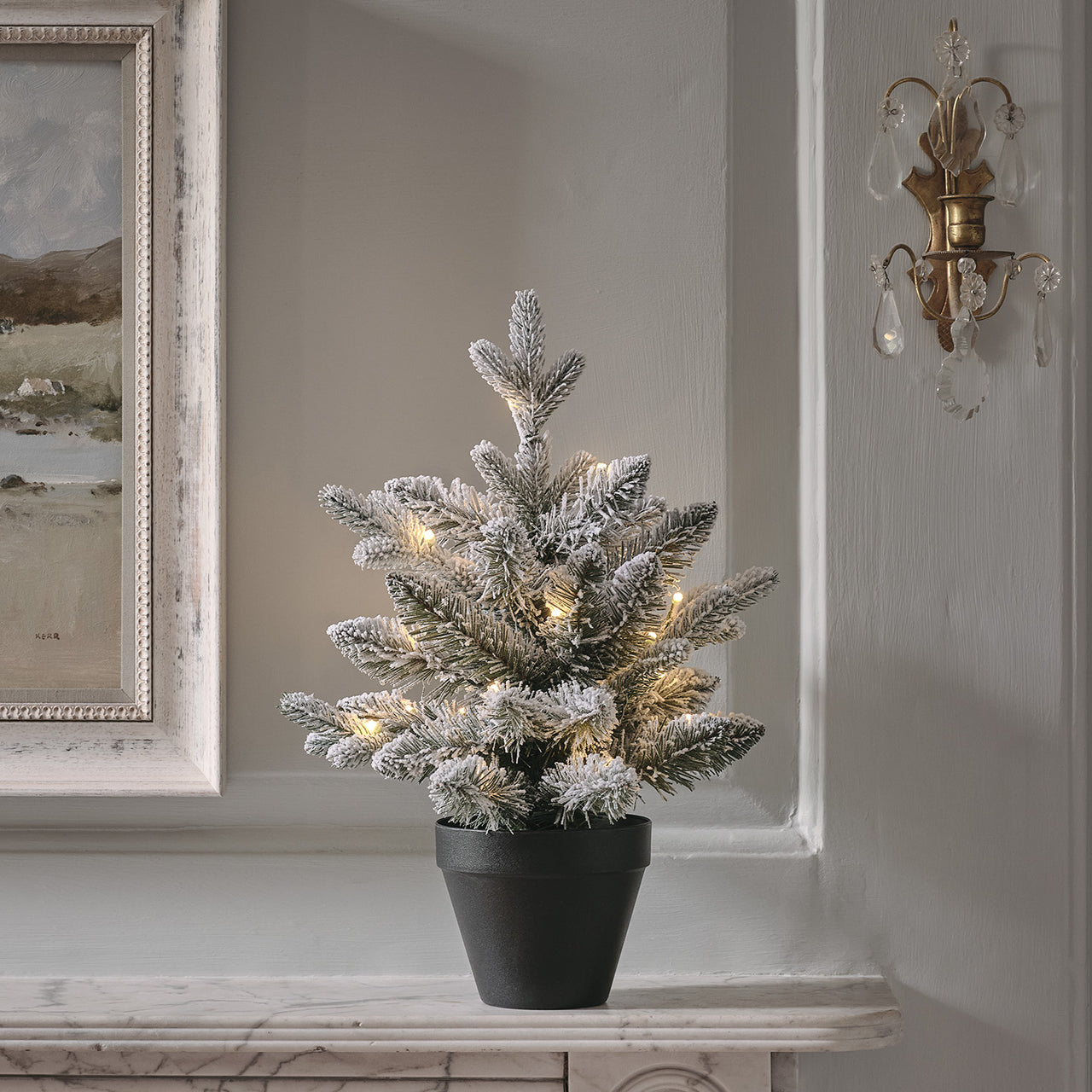 Lot de 2 Sapins Artificiels Enneigés Pré-éclairés de 45 cm et 60 cm