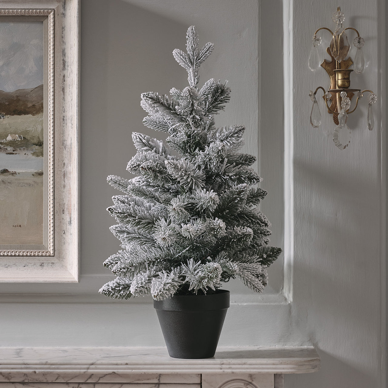 Lot de 2 Sapins Artificiels Enneigés Pré-éclairés de 45 cm et 60 cm