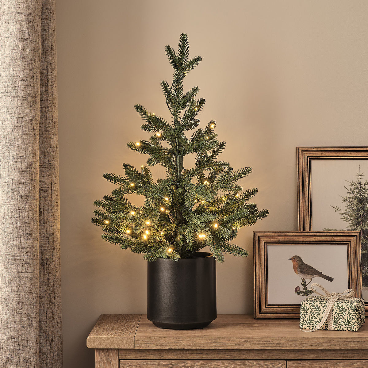 Sapin de Noël Pré-éclairé en Pot de 60 cm, Style Épicéa de Norvège