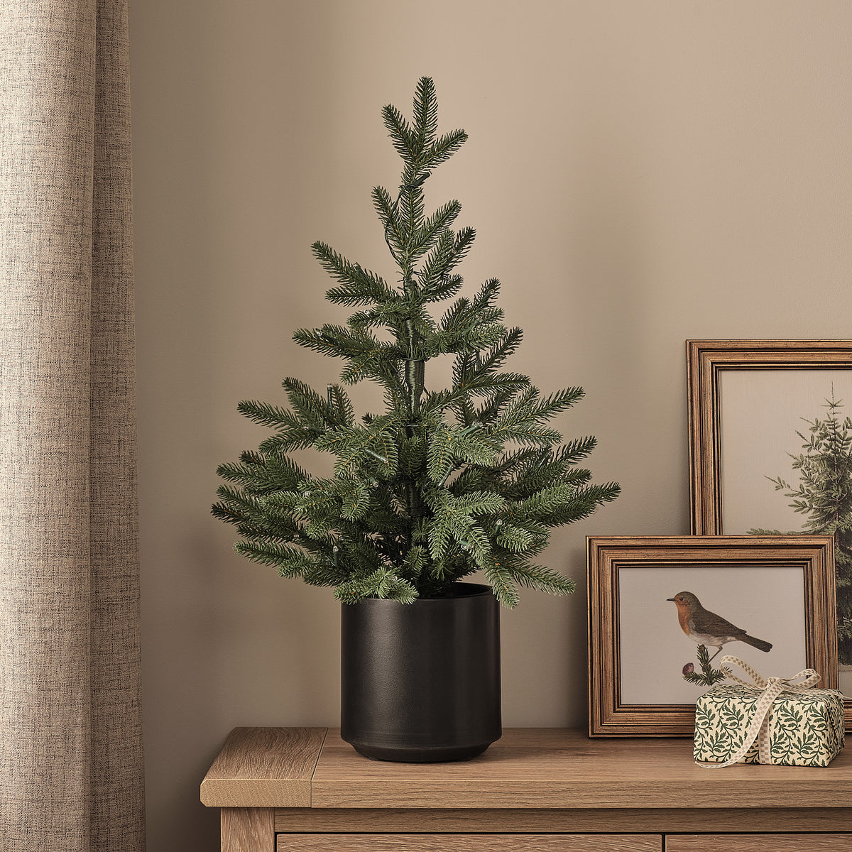 Sapin de Noël Pré-éclairé en Pot de 60 cm, Style Épicéa de Norvège