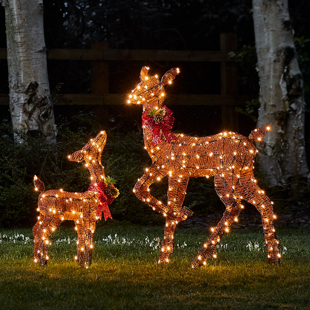 Duo de Rennes de Noël Harewood LED Solaires Biche et Faon en Fils de Coton