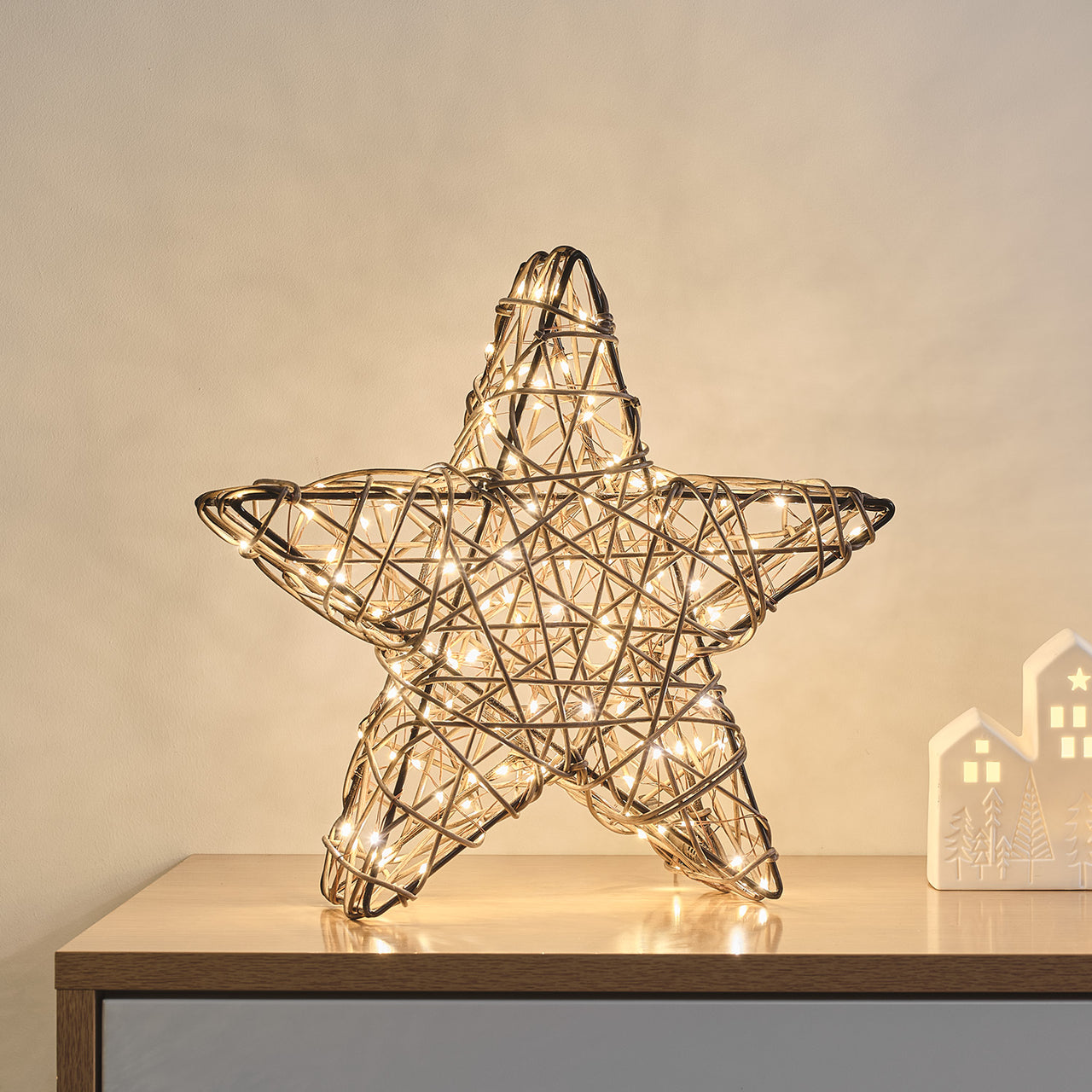 etoile-led-en-rotin-studley-35-cm