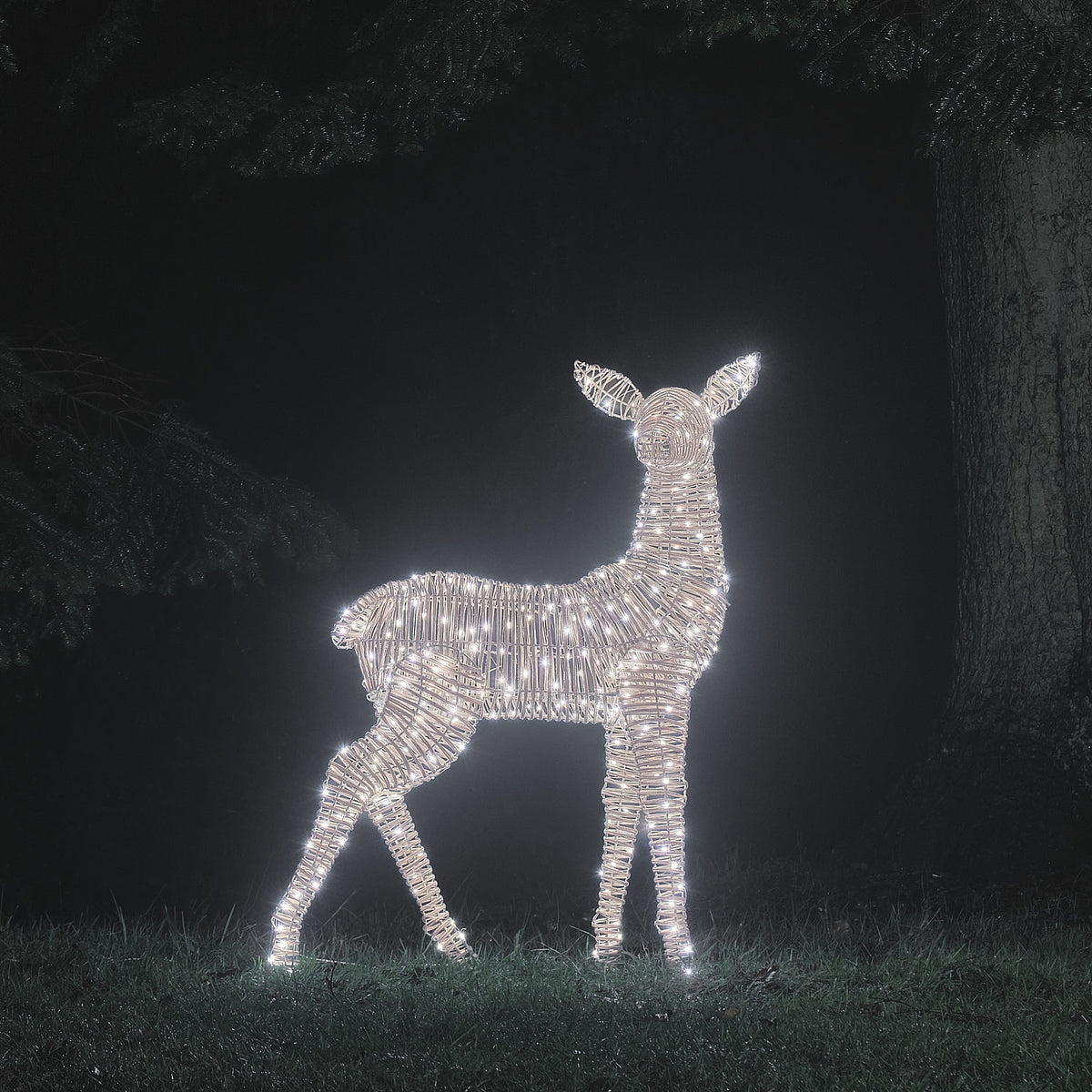 Biche Lumineuse Leyburn de 1,1 m en Rotin à 400 LED Bicolores
