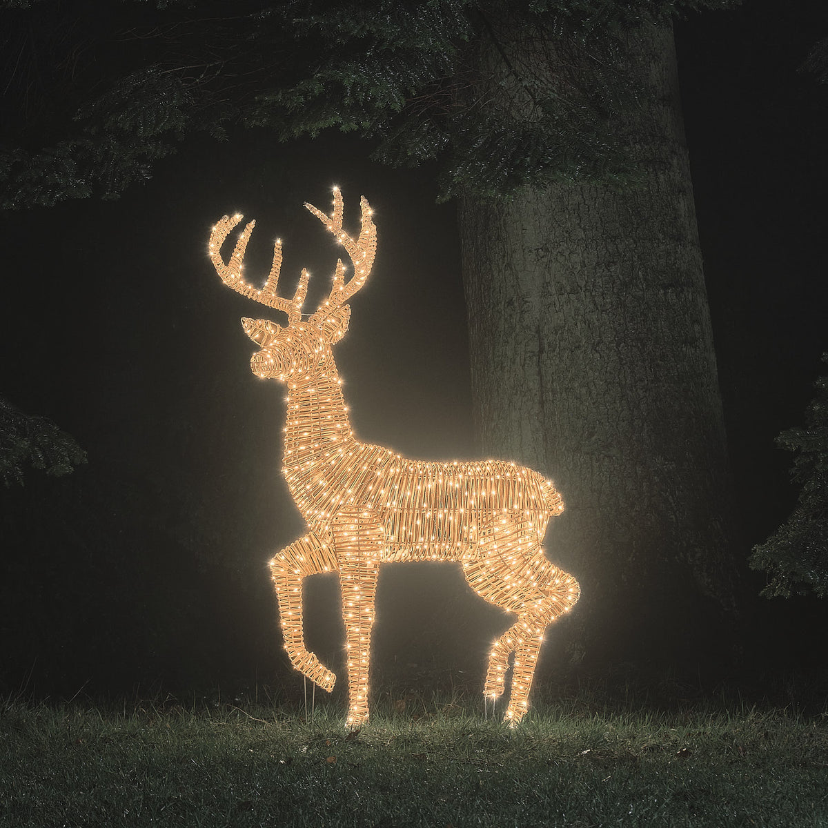 Grand Renne Lumineux Leyburn de 1,50 m en Rotin à 600 LED Bicolores