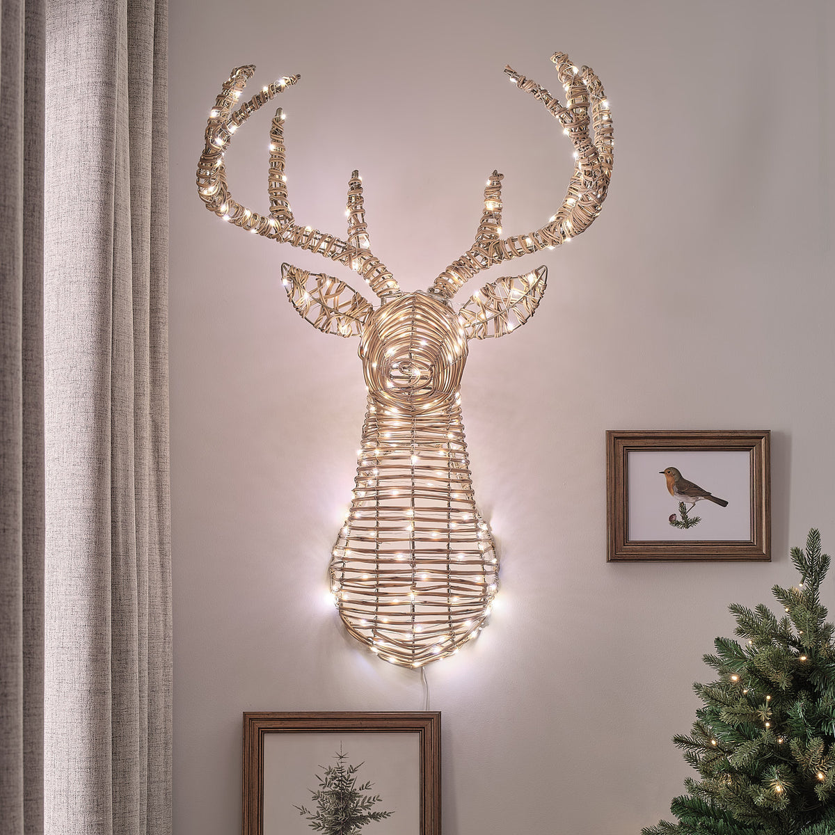 Tête de Cerf Lumineuse Leyburn de 87 cm en Rotin à 230 LED Bicolores
