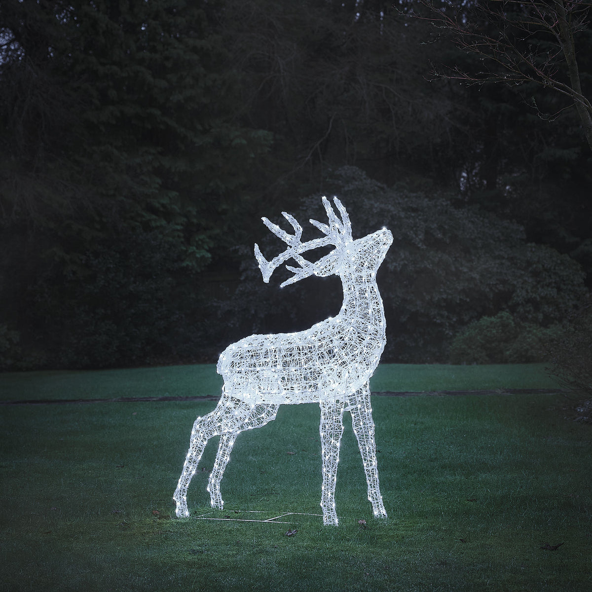 Cerf Swinsty LED Solaire de 1,5 m en Acrylique à 450 LED Bicolores