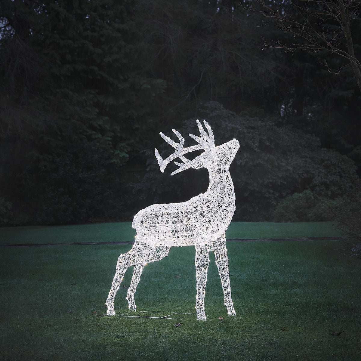 Cerf Swinsty LED Solaire de 1,5 m en Acrylique à 450 LED Bicolores