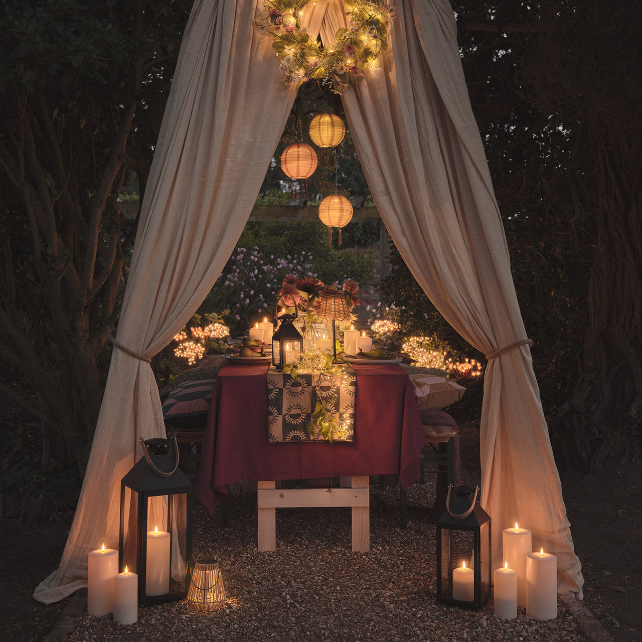 Lanterne Brixham Moyenne à Anse en Cuir avec Bougie LED TruGlow®