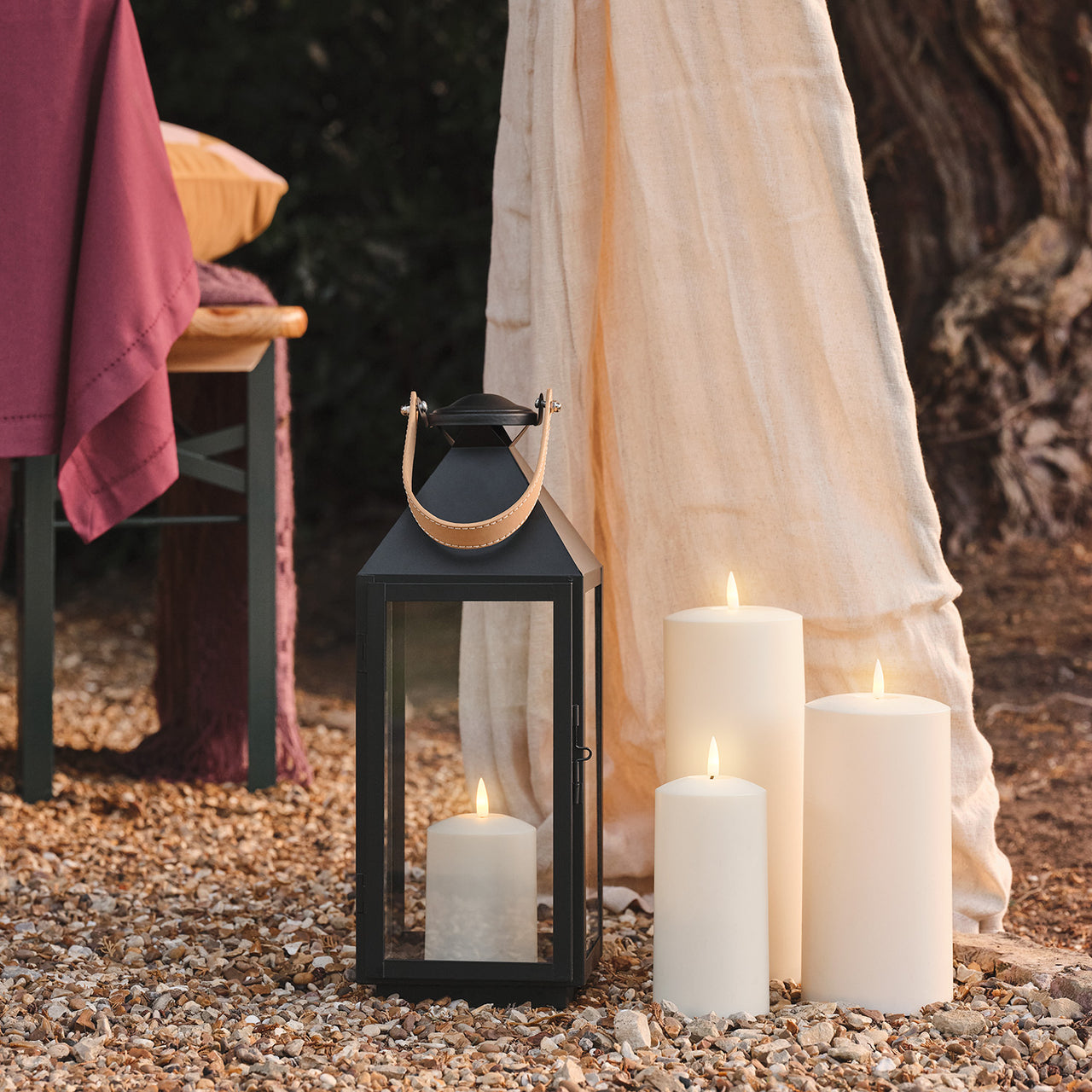 Lanterne Brixham Moyenne à Anse en Cuir avec Bougie LED TruGlow®