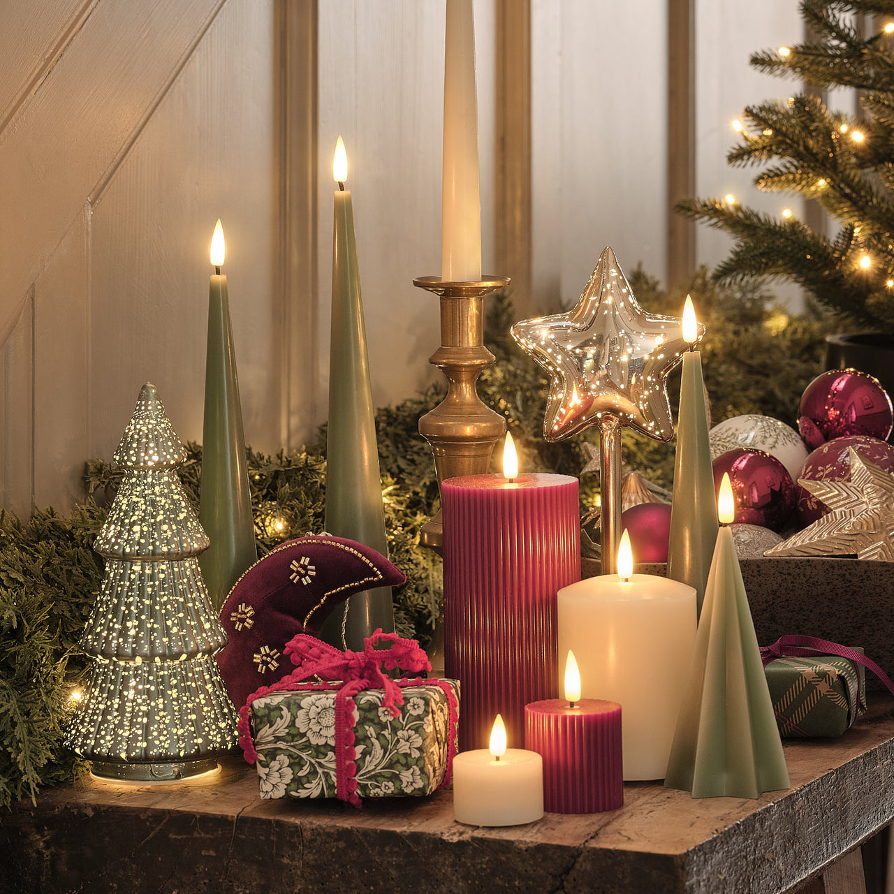 Lot de 6 Bougies Votives TruGlow® Rouge Classique Finition Rainurée à LED avec Télécommande