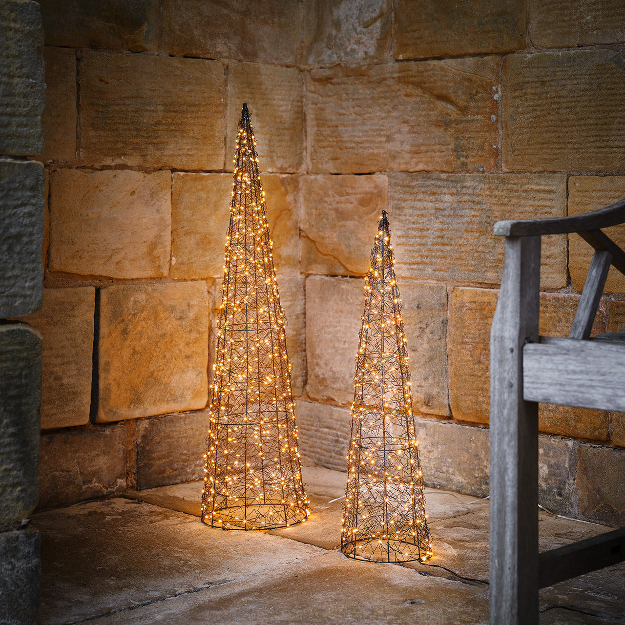 Cône Lumineux de 60 cm en Fil Métallique