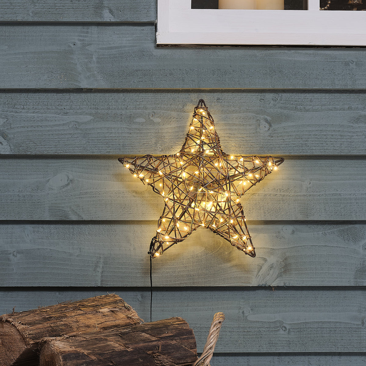 Étoile Lumineuse en Rotin de 30 cm à Suspendre