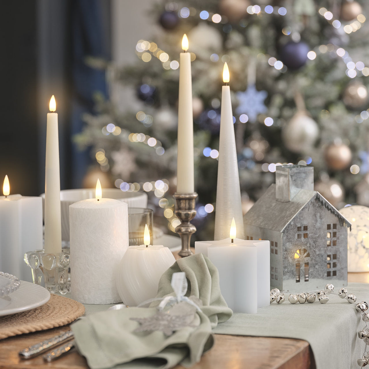 Maison Décorative en Métal avec Bougie Votive TruGlow®