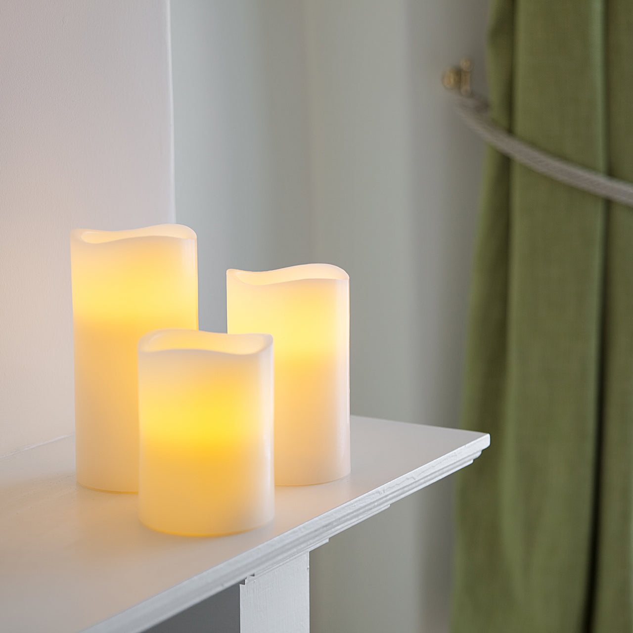 Cire véritable trempée à la main à piles LED minuterie bougies coniques Cire véritable trempée à la main à piles LED minuterie bougies coniques